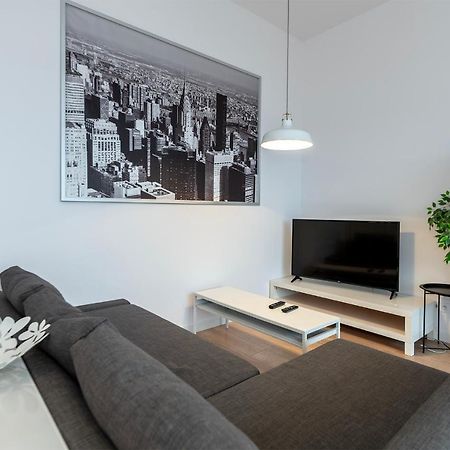 Penthouse With A View Of Lodz & Free Parking Apartamento Exterior foto