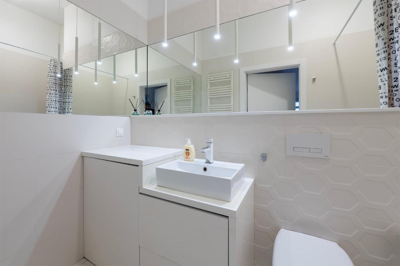 Penthouse With A View Of Lodz & Free Parking Apartamento Exterior foto
