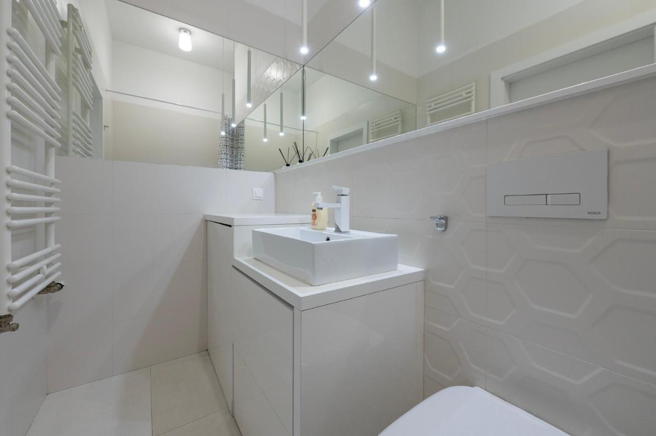 Penthouse With A View Of Lodz & Free Parking Apartamento Exterior foto